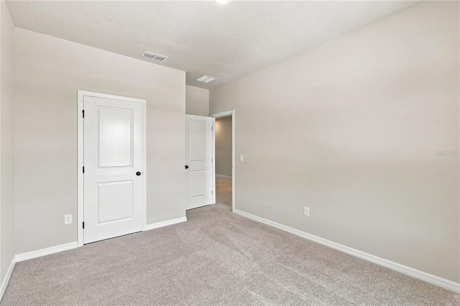 Spacious, unfurnished interior of a new home in , St. Cloud (Image 10).