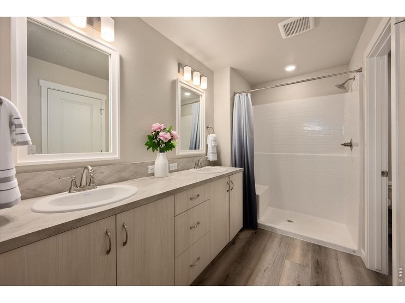 Furnished interior view inside a new home in Fickel Farm, Berthoud (Image 9).