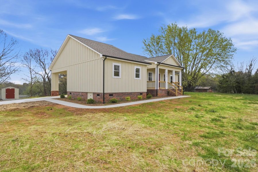 Exterior details and patio area of a home in , Newton (Image 23).
