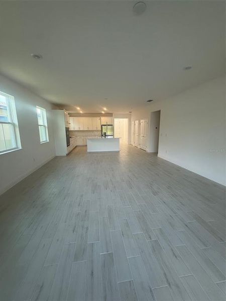 Spacious, unfurnished interior of a new home in , St. Cloud (Image 6).