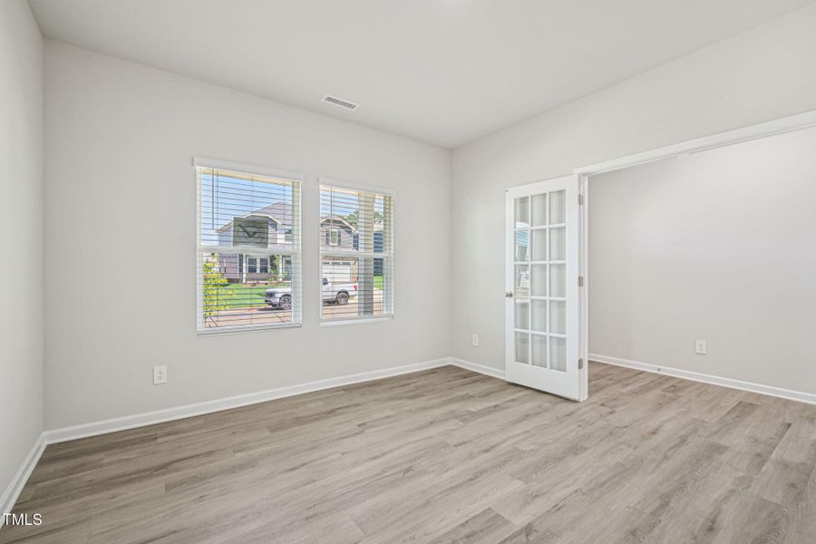 21-web-or-mls-Raleigh - Oak Manor - 721