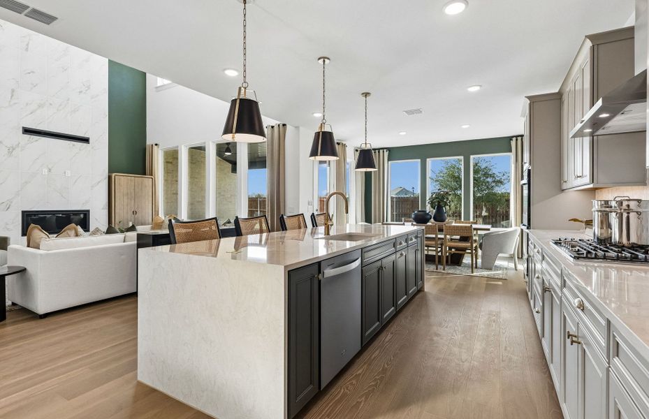 Representative furnished interior of a home built from the Gillett by Pulte Homes in Mission Hills, Garland (Image 11).