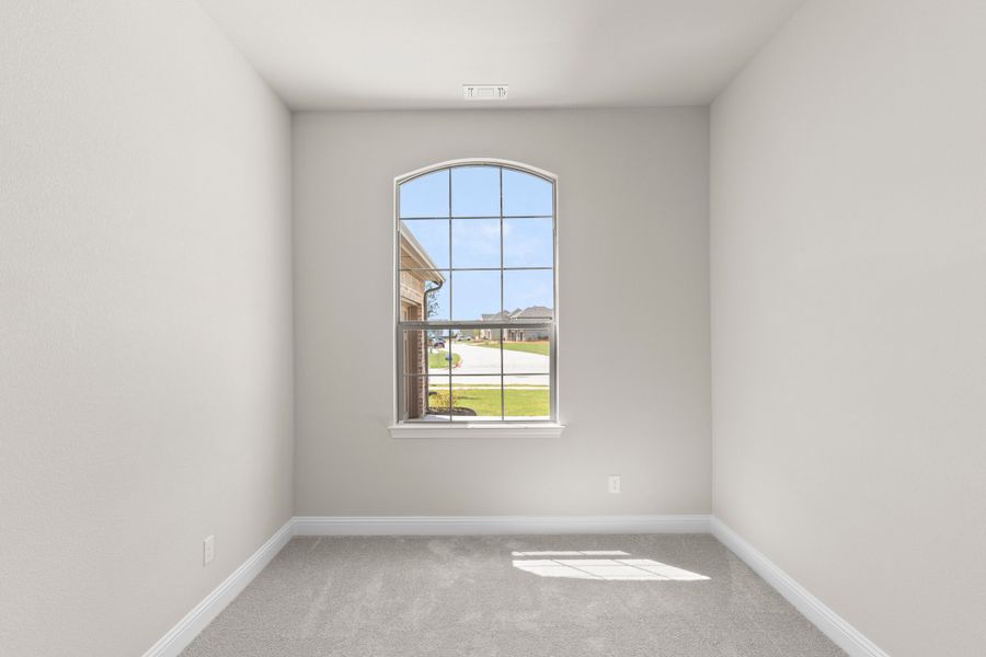 Spacious, unfurnished interior of a new home in Lovers Landing, Forney (Image 23).