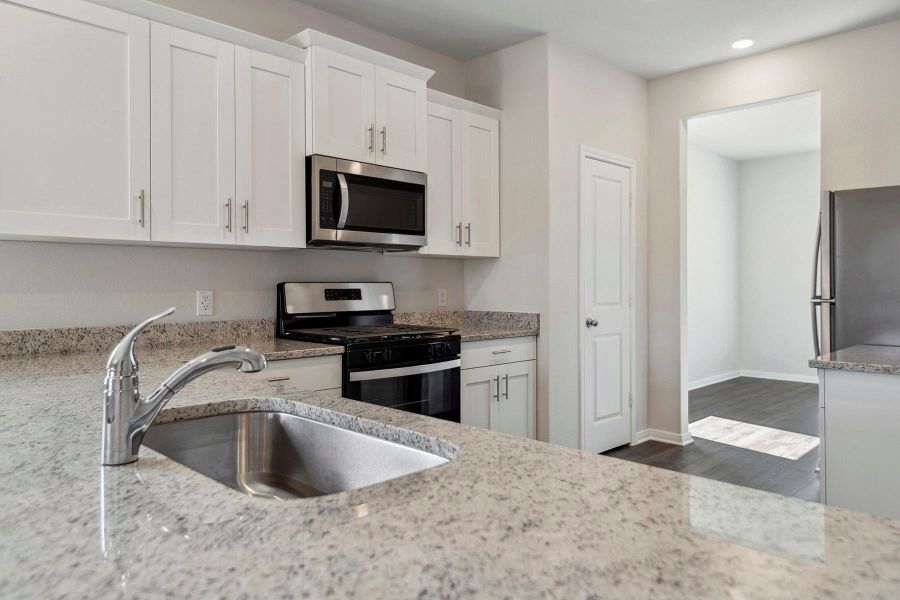 Furnished interior view inside a new home in Sweetwater Ridge, Conroe (Image 10).