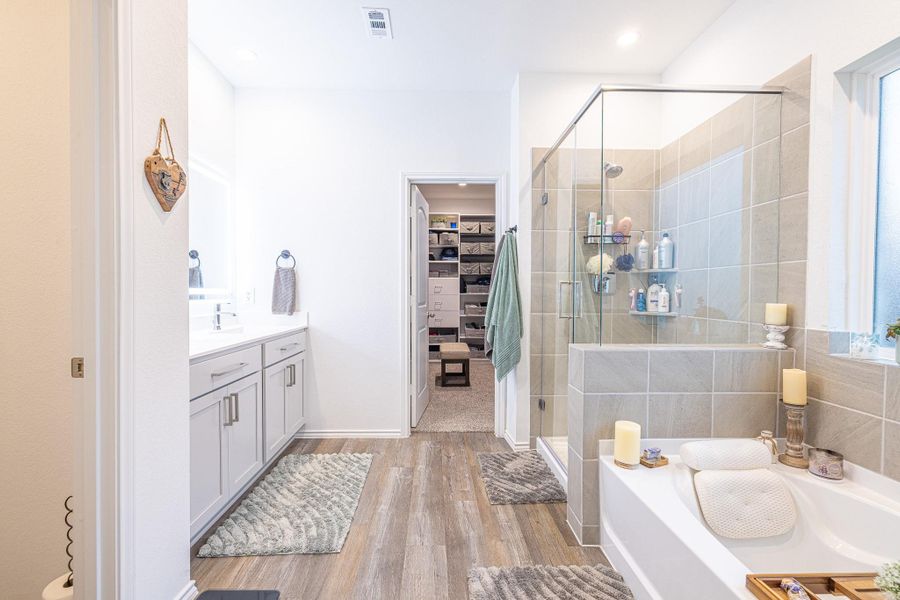 Furnished interior view inside a new home in River Ranch Meadows, Dayton (Image 39). Furnished interior view inside a new home in River Ranch Meadows, Dayton (Image 39).