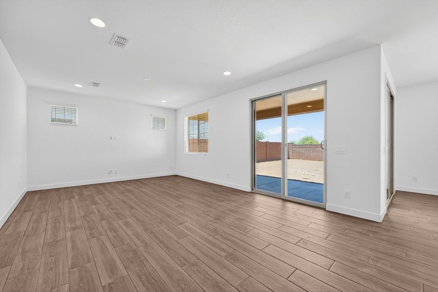 Spacious, unfurnished interior of a new home in La Mira, Mesa (Image 12). Spacious, unfurnished interior of a new home in La Mira, Mesa (Image 12).