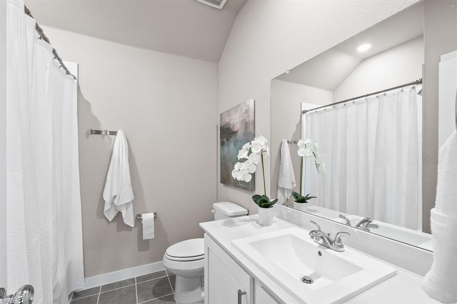 Furnished interior view inside a new home in Eastridge, McKinney (Image 22).