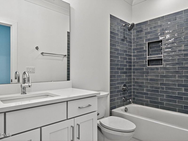 031-1280x960-bathroom