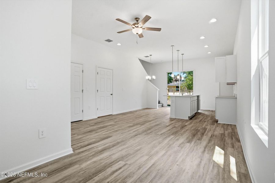 Spacious, unfurnished interior of a new home in , Jacksonville (Image 18).