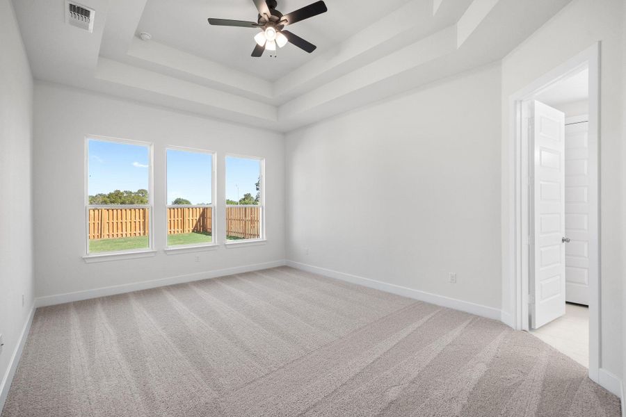 Spacious, unfurnished interior of a new home in Parmer Ranch, Georgetown (Image 20).