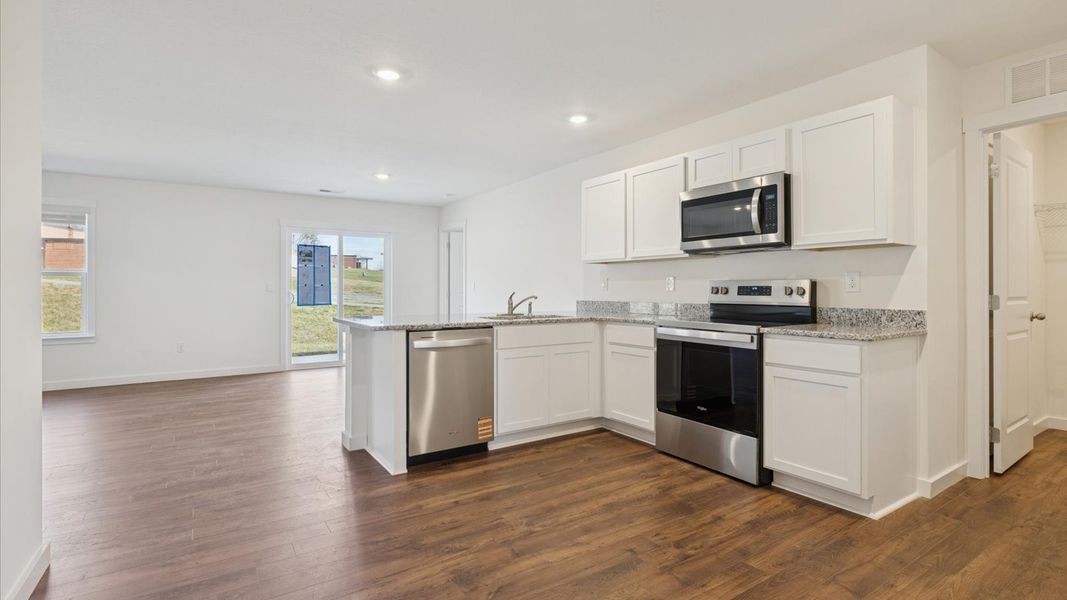 Furnished interior view inside a new home in Emory Creek, Harriman (Image 4).
