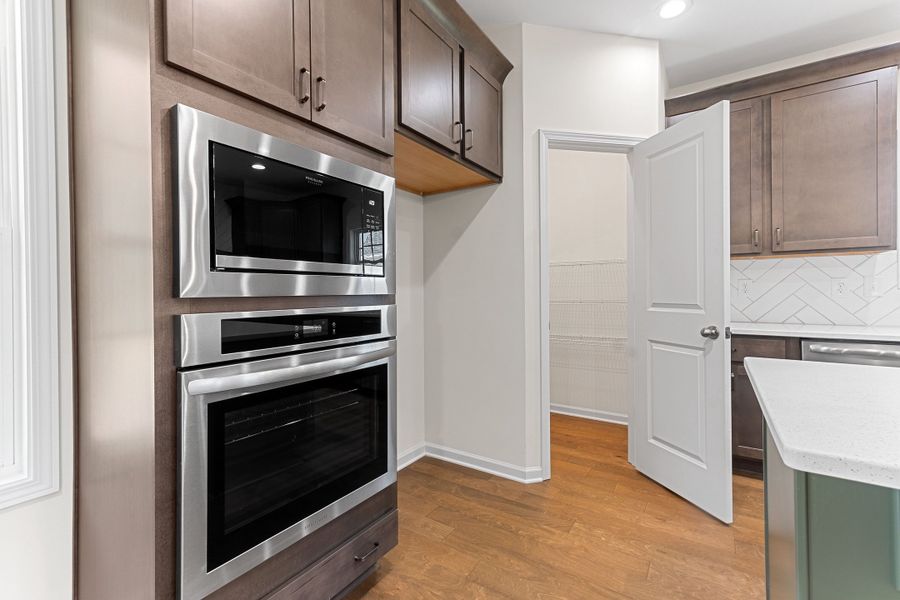 Gourmet Kitchen:4631 Capulet Court