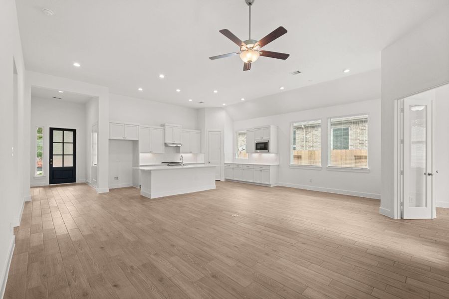 Spacious, unfurnished interior of a new home in The Woodlands Hills, Willis (Image 17).