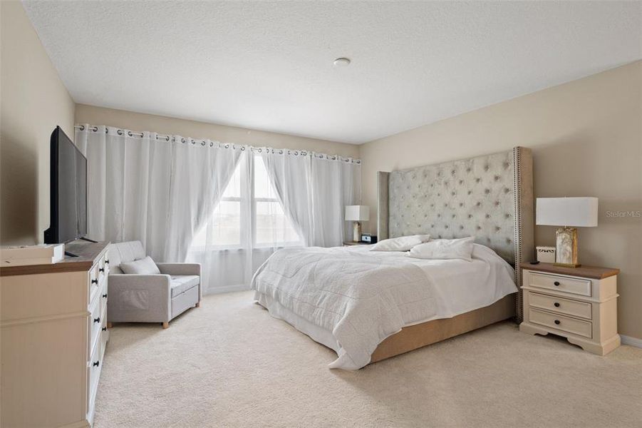 Furnished interior view inside a new home in , Winter Garden (Image 6).