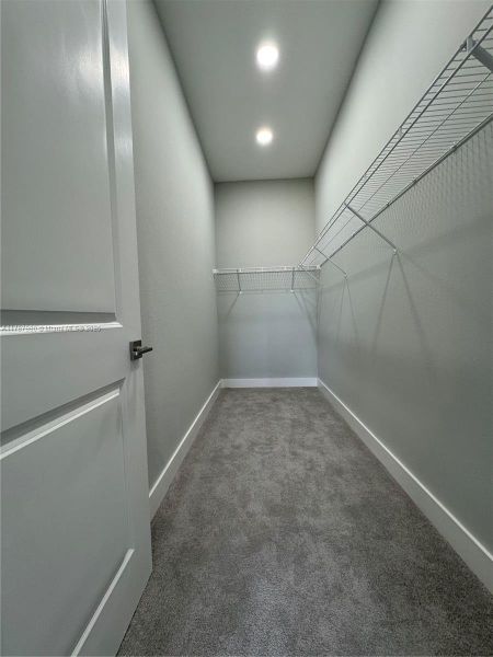 Spacious, unfurnished interior of a new home in , Labelle (Image 5).