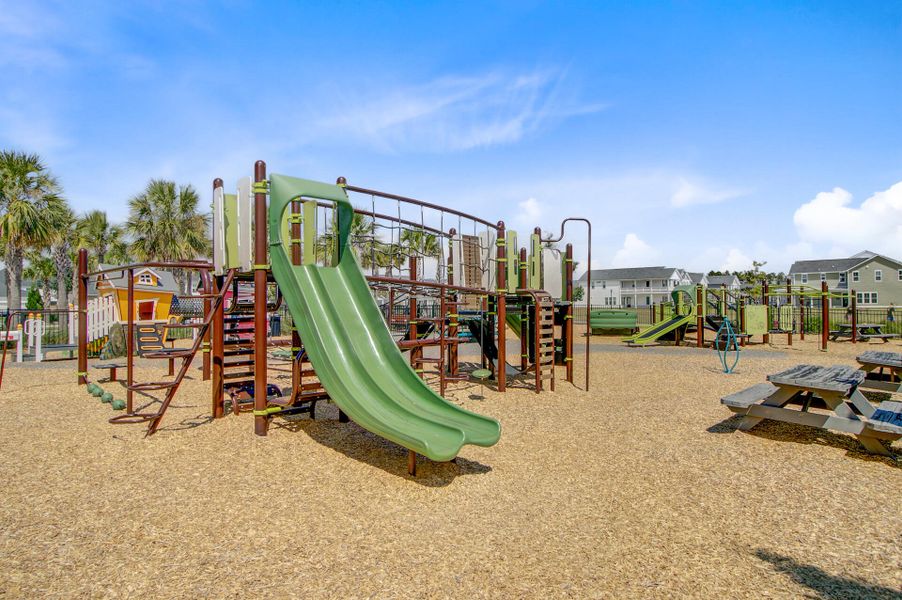 Community amenities in Sweetgrass at Summers Corner, Summerville (Image 50).