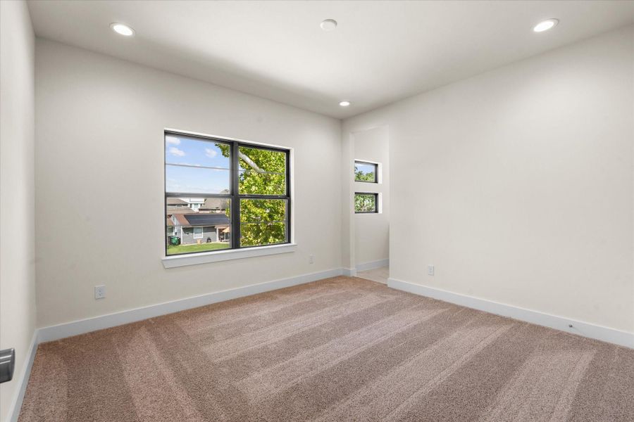 Spacious, unfurnished interior of a new home in , Houston (Image 29).