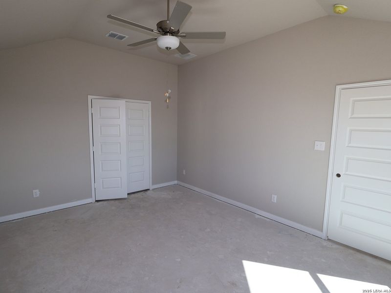 Spacious, unfurnished interior of a new home in Paloma Park, Converse (Image 17). Spacious, unfurnished interior of a new home in Paloma Park, Converse (Image 17).
