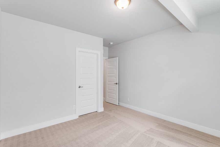 Spacious, unfurnished interior of a new home in The Aurora Highlands, Aurora (Image 19).