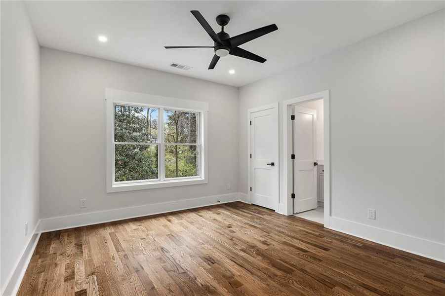 Spacious, unfurnished interior of a new home in , Atlanta (Image 54).