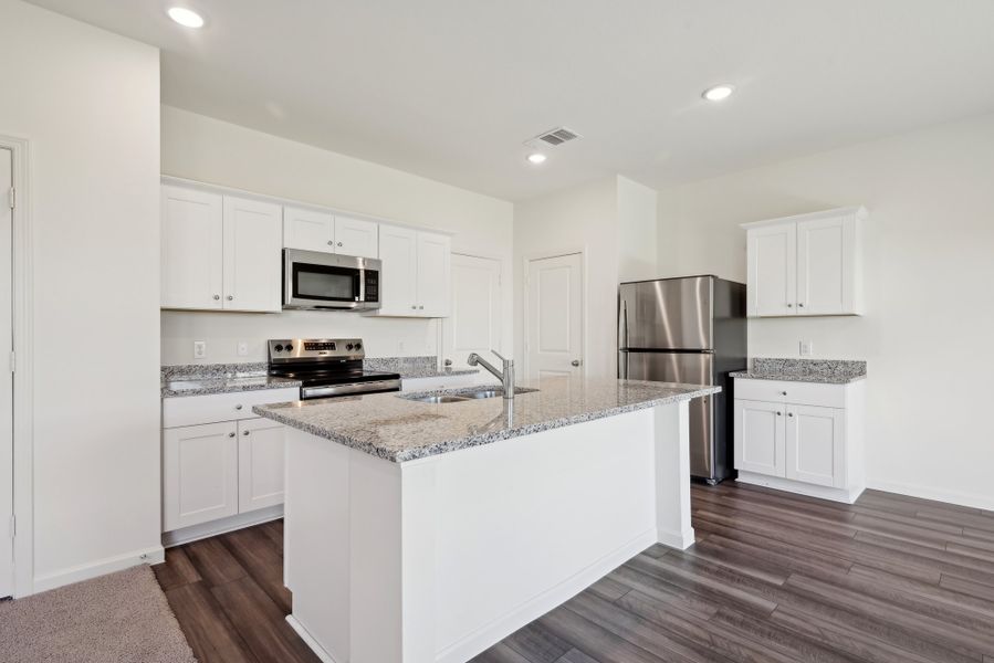 Representative furnished interior of a home built from the Voyager by Starlight Homes in Stonebrooke, Conroe (Image 9).