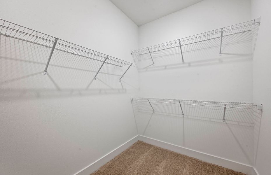 Representative unfurnished interior of a home built from the Mystique by Pulte Homes in Riverwood, Zephyrhills (Image 21).