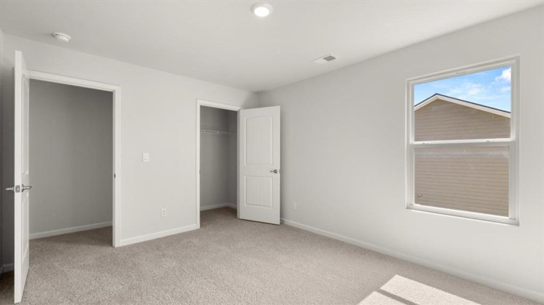 Spacious, unfurnished interior of a new home in Fairway 17 at Mirror Lake, Villa Rica (Image 41).