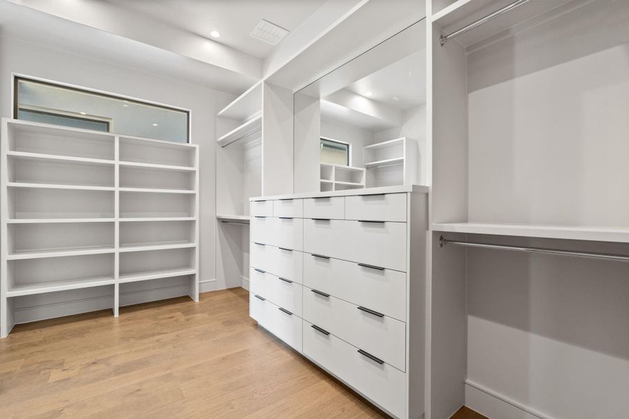 Image 32 of a home in .