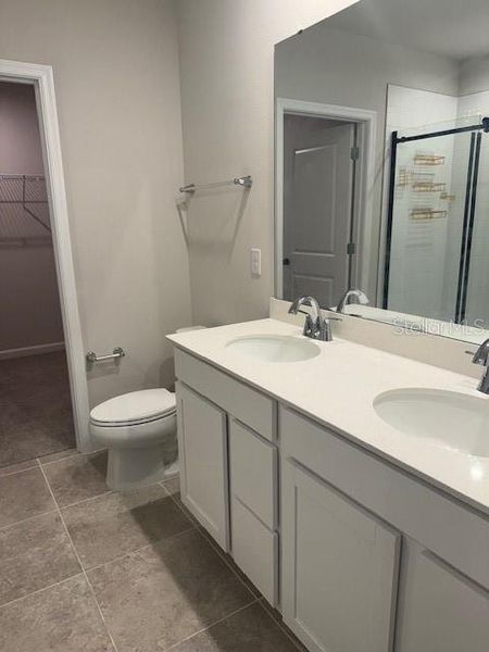 Furnished interior view inside a new home in , Lady Lake (Image 6).