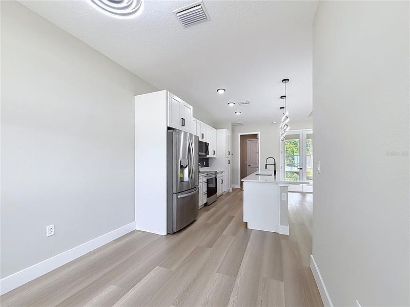 Spacious, unfurnished interior of a new home in , Citrus Springs (Image 39).