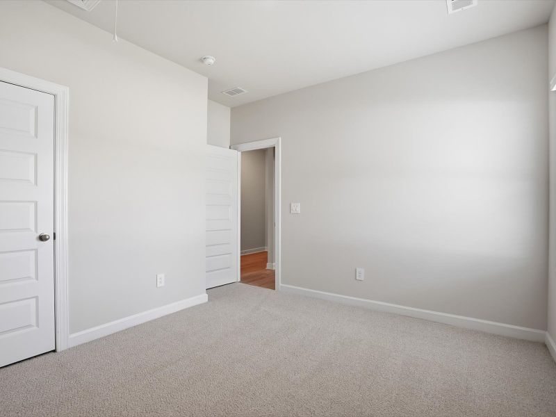 Spacious, unfurnished interior of a new home in Vickery Station, Woodruff (Image 13).
