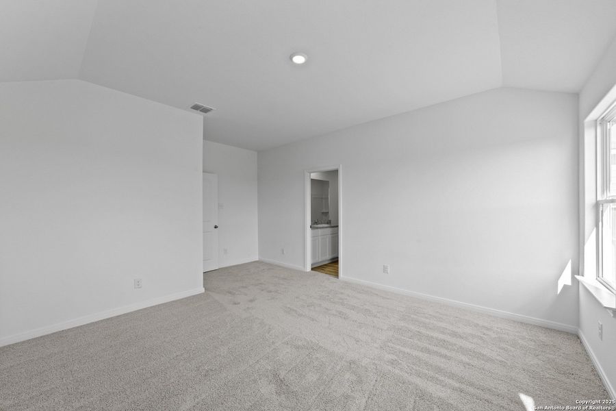 Spacious, unfurnished interior of a new home in Preserve at Medina, Von Ormy (Image 8).