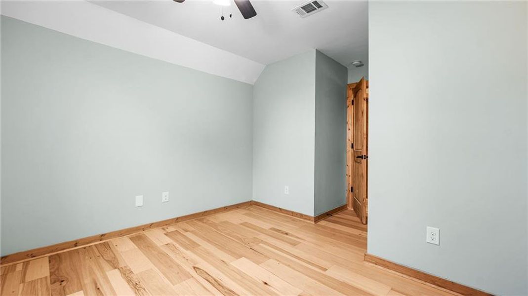 Spacious, unfurnished interior of a new home in , Ellijay (Image 35).