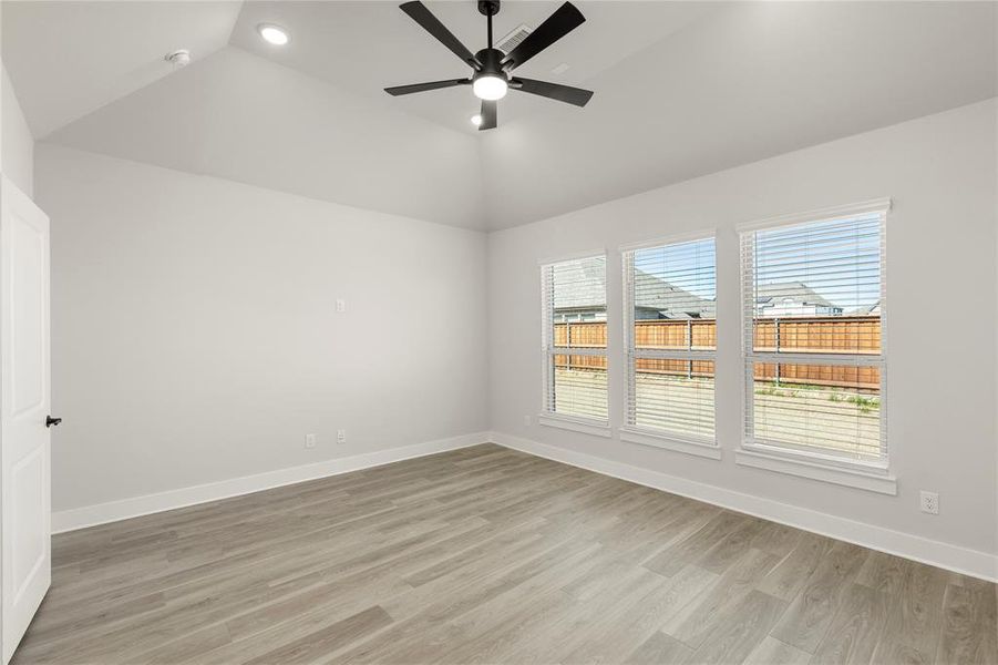 Spacious, unfurnished interior of a new home in Las Lomas, Forney (Image 26). Spacious, unfurnished interior of a new home in Las Lomas, Forney (Image 26).