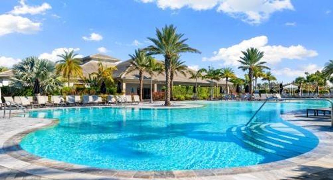 Community amenities in Esplanade at McKinnon Groves, Winter Garden (Image 21).