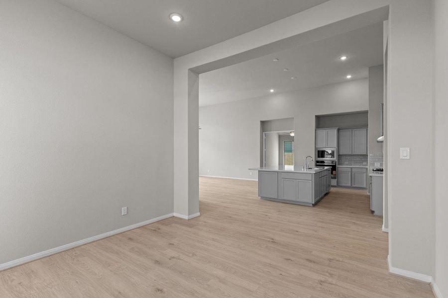 Spacious, unfurnished interior of a new home in Pomona, Manvel (Image 16).