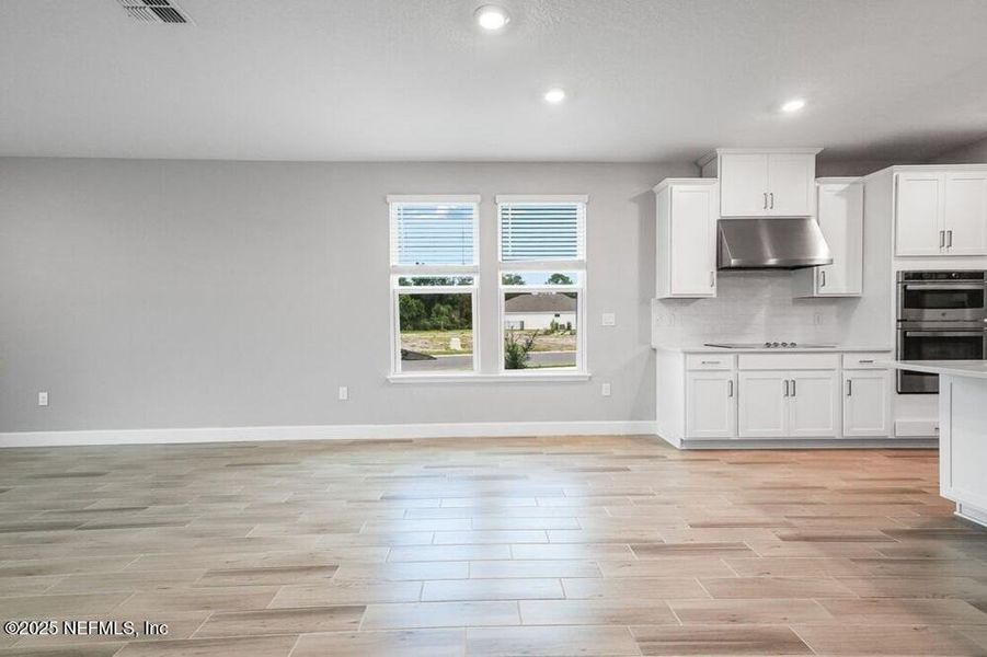 Spacious, unfurnished interior of a new home in Colbert Landings, Palm Coast (Image 21).