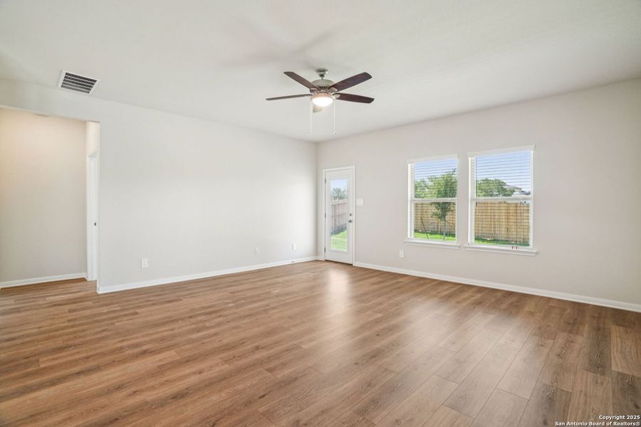 Spacious, unfurnished interior of a new home in Royal Crest, San Antonio (Image 24). Spacious, unfurnished interior of a new home in Royal Crest, San Antonio (Image 24).