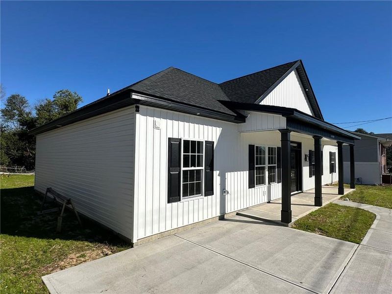 Front exterior of a new home in , Augusta, GA, highlighting curb appeal (Image 19).