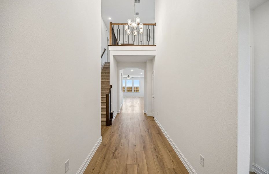 Spacious, unfurnished interior of a new home in Pinnacle at Legacy Hills, Celina (Image 15).