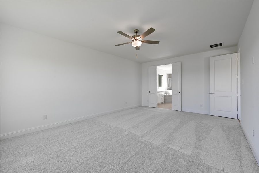 Spacious, unfurnished interior of a new home in South Oak 60s, Lakewood Village (Image 26). Spacious, unfurnished interior of a new home in South Oak 60s, Lakewood Village (Image 26).