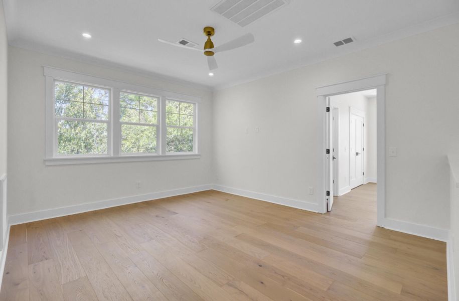 Spacious, unfurnished interior of a new home in , Mount Pleasant (Image 15).