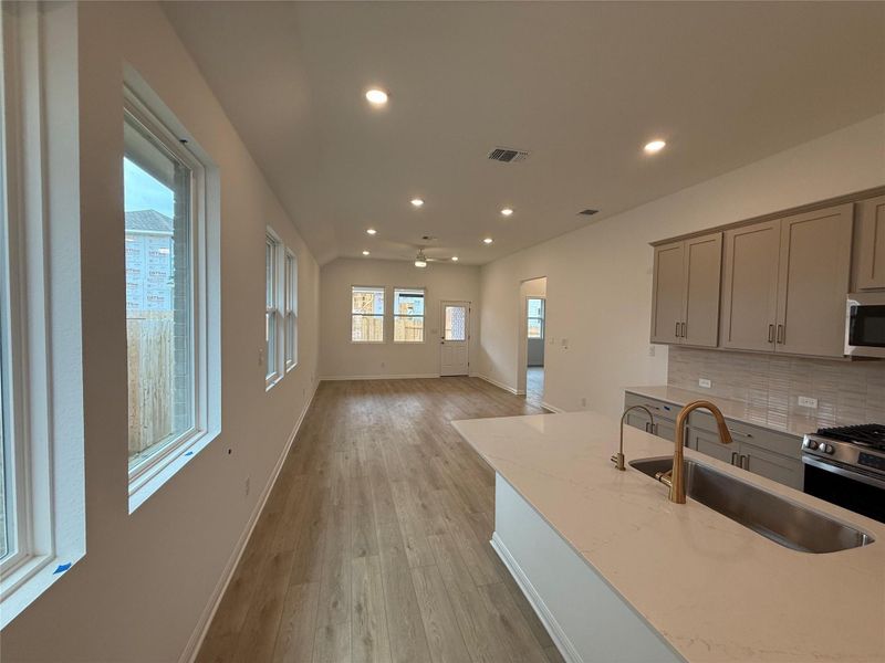 Image 37 of a home in La Cima.