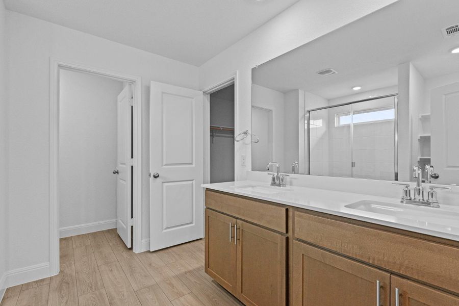 Furnished interior view inside a new home in Riverview, Georgetown (Image 11).