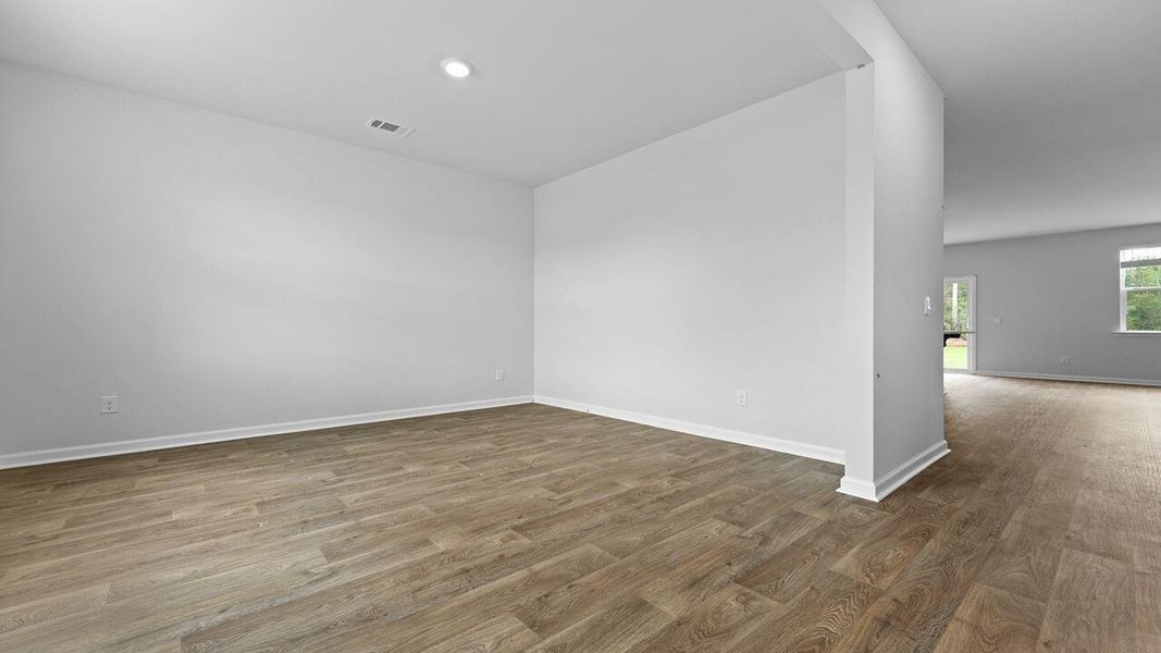 Spacious, unfurnished interior of a new home in Lakeview at Kitfield, Moncks Corner (Image 19).