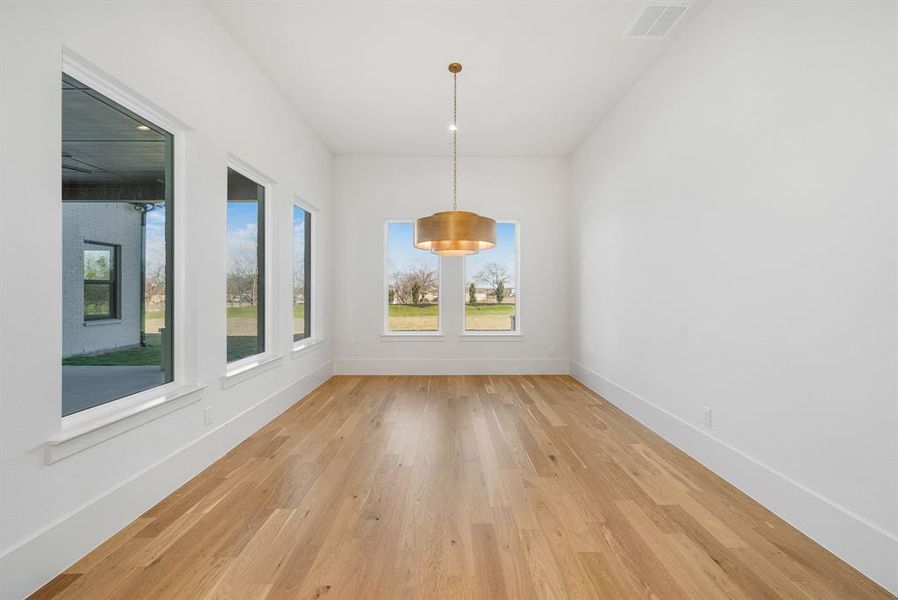 Spacious, unfurnished interior of a new home in , Fairview (Image 30).