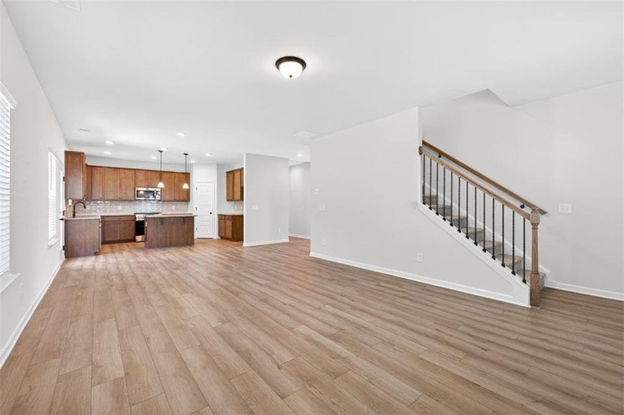 Spacious, unfurnished interior of a new home in Oakmont, Dallas (Image 17).