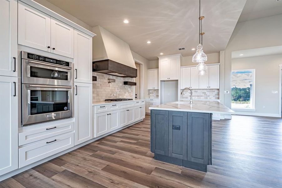 Furnished interior view inside a new home in , Granbury (Image 4). Furnished interior view inside a new home in , Granbury (Image 4).