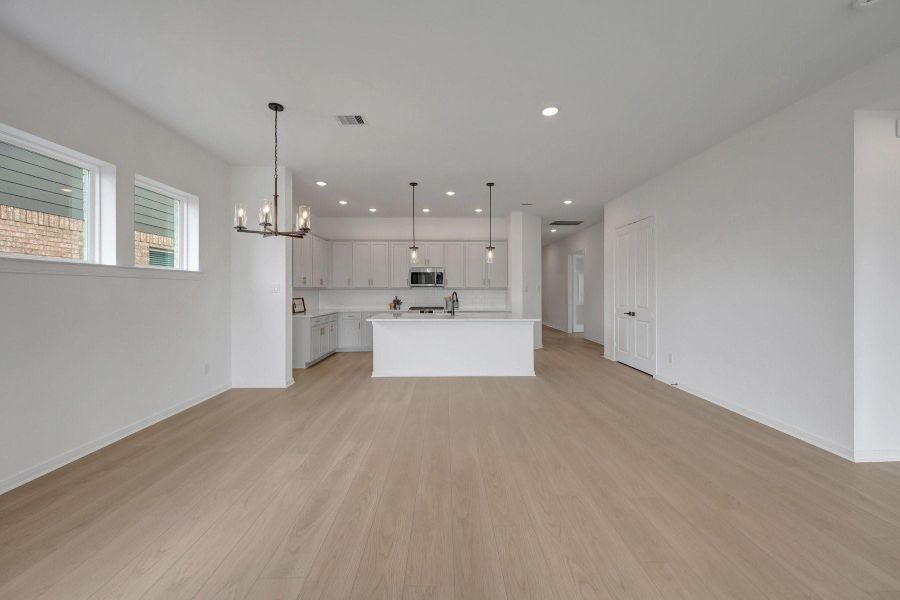 Spacious, unfurnished interior of a new home in Jordan Ranch - Terrace Collection, Fulshear (Image 23).