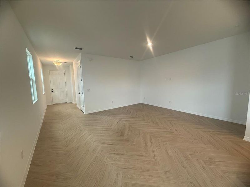 Spacious, unfurnished interior of a new home in Northlake Classical, Winter Garden (Image 27).